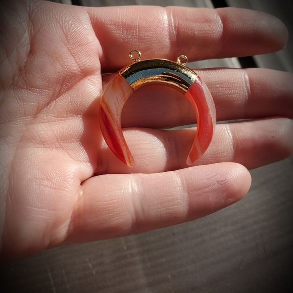 New Crescent Moon Double Horn Red Glass Pendant. - Picture 10 of 10